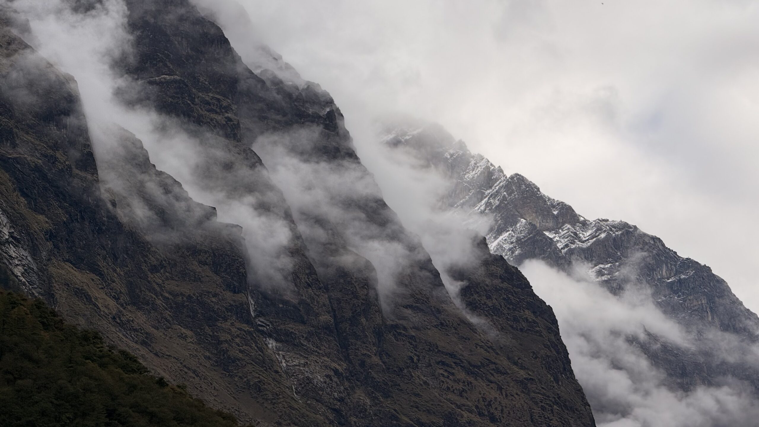 clouds in mountains